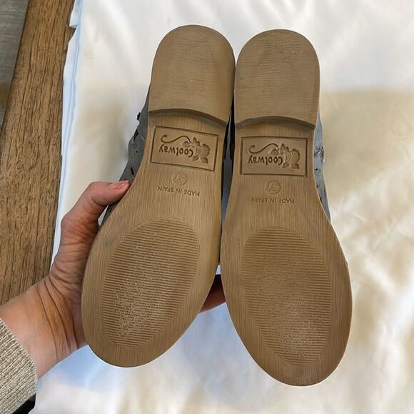 COOLWAY GREY CUTOUT PEEP TOE SHOOTIES. NEW. ZIPPER IS AT INNER ANKLE. - Picture 6 of 9